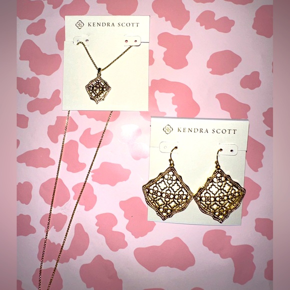 Kendra Scott | Gold Kacey Long Pendant Necklace in Filigree | NEW - Picture 7 of 8